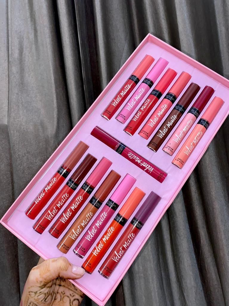 WhatsApp-Image-2021-11-18-at-5.18.09-PM.jpeg 15 Gloss Liquid Velvet Matte Original Lip Gloss By Victoria’s Secret - Image 1