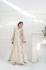 Ivory Silk Embroidered Suit - Image 9